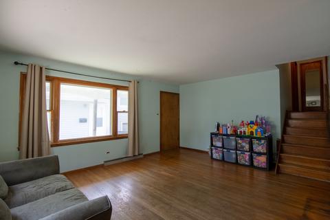 2309 Kirchoff Rd, Rolling Meadows, IL 60008 photo 2