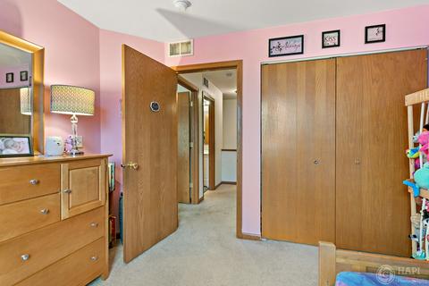 2208 Evergreen Cir, Mchenry, IL 60050 photo 13