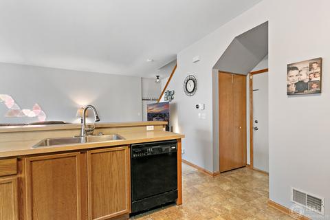 2208 Evergreen Cir, Mchenry, IL 60050 photo 5