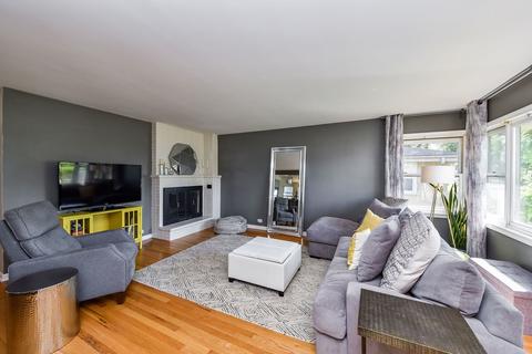 715 Crest St, Wheaton, IL 60189 photo 2