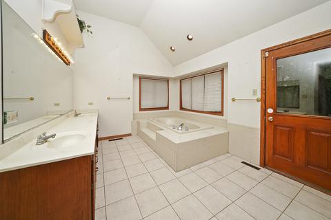 23008 Oakland Dr, Steger, IL 60475 photo 18