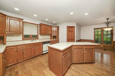 23008 Oakland Dr, Steger, IL 60475 photo 8