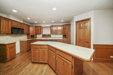 23008 Oakland Dr, Steger, IL 60475 photo 7