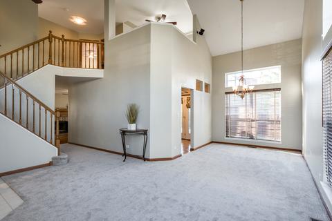 1282 Dunbarton Dr, Aurora, IL 60502 photo 2