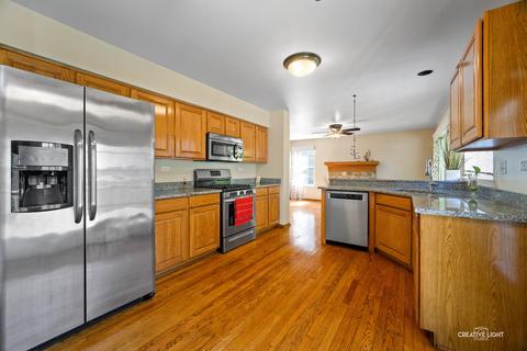 1282 Dunbarton Dr, Aurora, IL 60502 photo 9