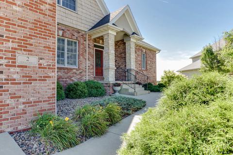2 Emerald Crest Ct, Bloomington, IL 61705 photo 4
