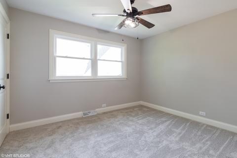 956 S 2nd Ave, Des Plaines, IL 60016 photo 7