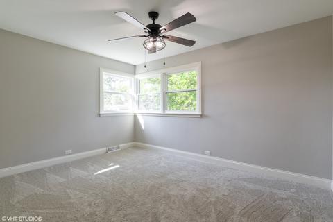 956 S 2nd Ave, Des Plaines, IL 60016 photo 8