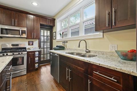 2833 Maple Ave, Berwyn, IL 60402 photo 8
