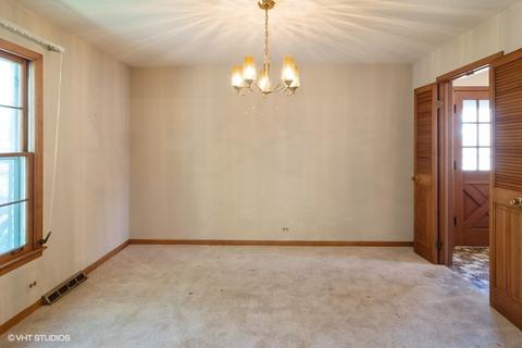 635 S Spring Rd, Elmhurst, IL 60126 photo 3