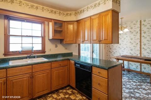 635 S Spring Rd, Elmhurst, IL 60126 photo 5