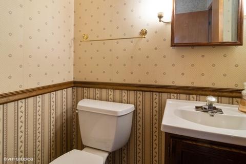 635 S Spring Rd, Elmhurst, IL 60126 photo 8