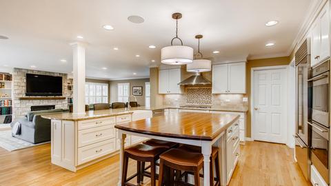 205 E Thompson Dr, Wheaton, IL 60189 photo 5