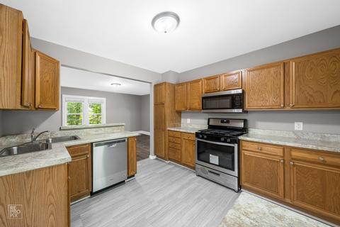 321 Sullivan Rd, Aurora, IL 60506 photo 6