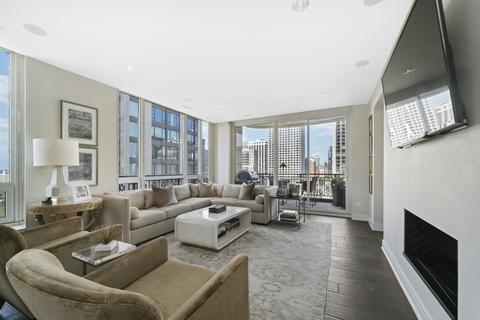 10 E Delaware Pl #14E, Chicago, IL 60611 photo 4