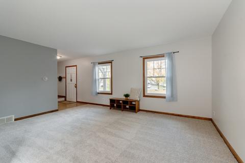 102 Clover Ct, Bartlett, IL 60103 photo 11