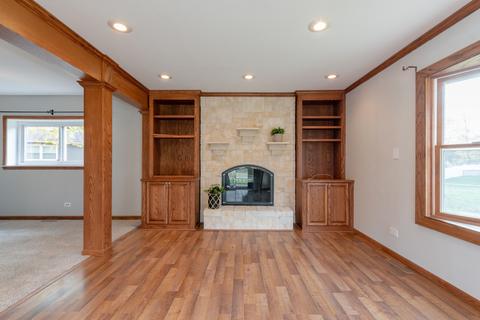 102 Clover Ct, Bartlett, IL 60103 photo 3