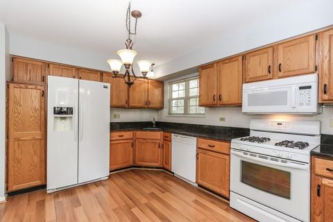 689 Bent Ridge Ln, Elgin, IL 60120 photo 11
