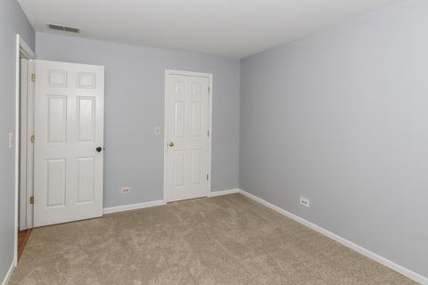689 Bent Ridge Ln, Elgin, IL 60120 photo 19