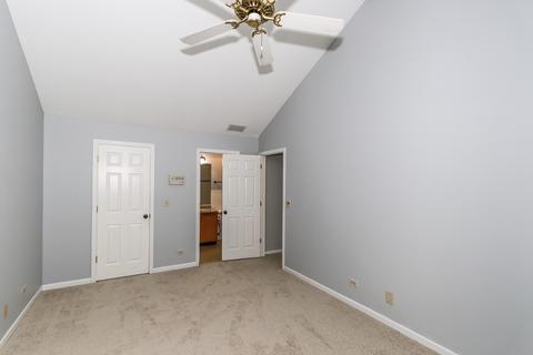 689 Bent Ridge Ln, Elgin, IL 60120 photo 16