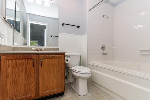 689 Bent Ridge Ln, Elgin, IL 60120 photo 17