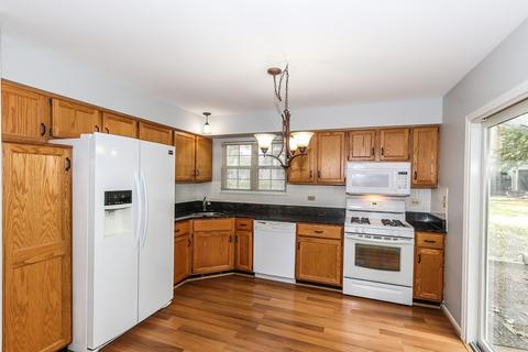 689 Bent Ridge Ln, Elgin, IL 60120 photo 10