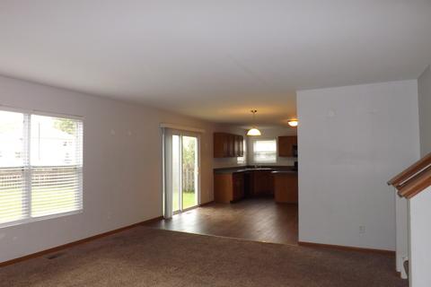 527 Meadow Ln, Harvard, IL 60033 photo 7