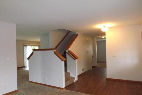 527 Meadow Ln, Harvard, IL 60033 photo 4