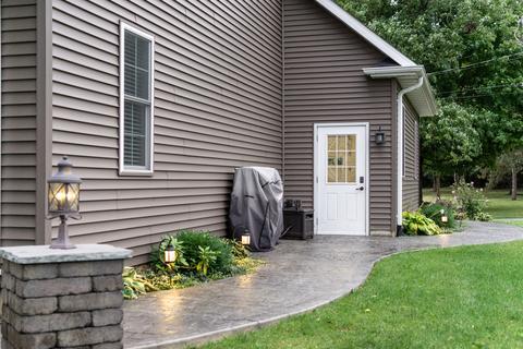 107 Pulaski St, Spring Valley, IL 61362 photo 3