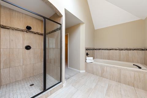1404 Glencoe St, Wheaton, IL 60187 photo 18