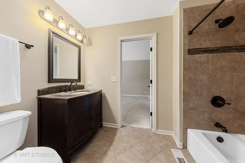 1404 Glencoe St, Wheaton, IL 60187 photo 23