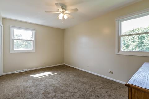 44 Marina Dr, Des Plaines, IL 60016 photo 17