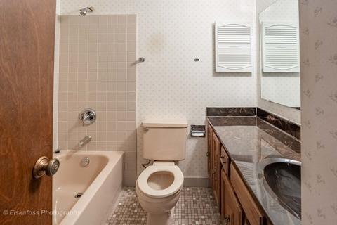 1740 Chestnut Ln, Hoffman Estates, IL 60192 photo 11