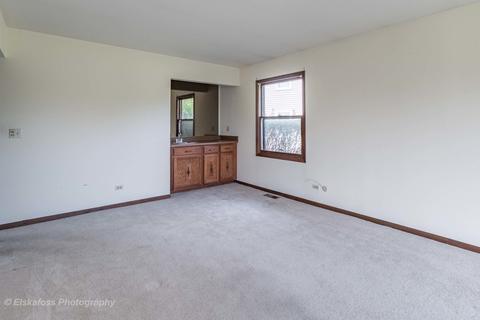 1740 Chestnut Ln, Hoffman Estates, IL 60192 photo 6