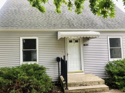 1817 Wilcox St, Crest Hill, IL 60403 photo 2