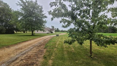 695 E Bodman St, Bement, IL 61813 photo 13