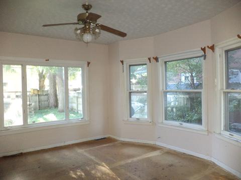216 Willard Ave, Bloomington, IL 61701 photo 2