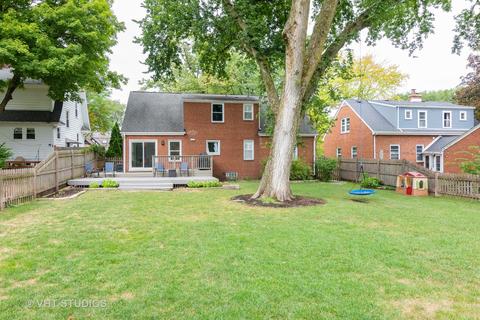 923 N Main St, Wheaton, IL 60187 photo 4
