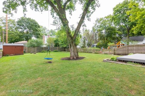 923 N Main St, Wheaton, IL 60187 photo 3