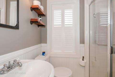 923 N Main St, Wheaton, IL 60187 photo 16