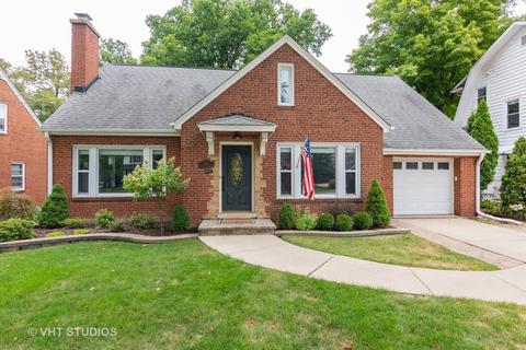 923 N Main St, Wheaton, IL 60187 photo 2