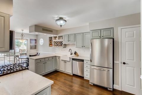 2328 Appleby Dr, Wheaton, IL 60187 photo 11