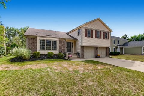 2328 Appleby Dr, Wheaton, IL 60187 photo 2