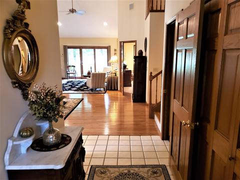 2 Spruce Ct, Bloomington, IL 61704 photo 3