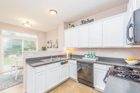2300 Moonlight Ct, Aurora, IL 60503 photo 8
