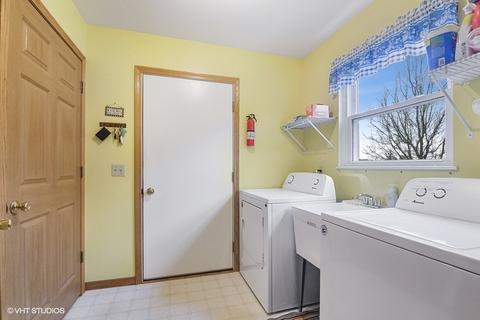 5424 Glenbrook Trl, Mchenry, IL 60050 photo 12