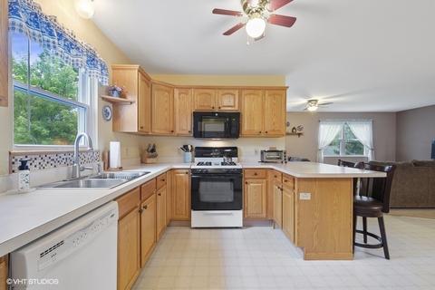 5424 Glenbrook Trl, Mchenry, IL 60050 photo 6