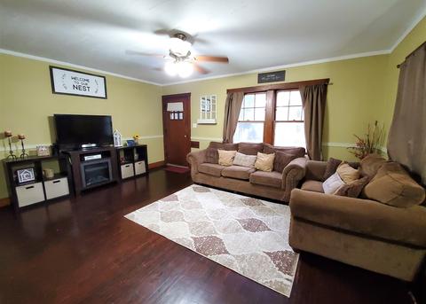 24 S Worth Ave, Elgin, IL 60123 photo 2