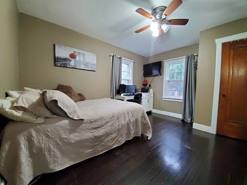 24 S Worth Ave, Elgin, IL 60123 photo 9