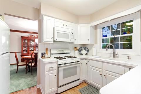1801 Glencoe St, Wheaton, IL 60187 photo 7